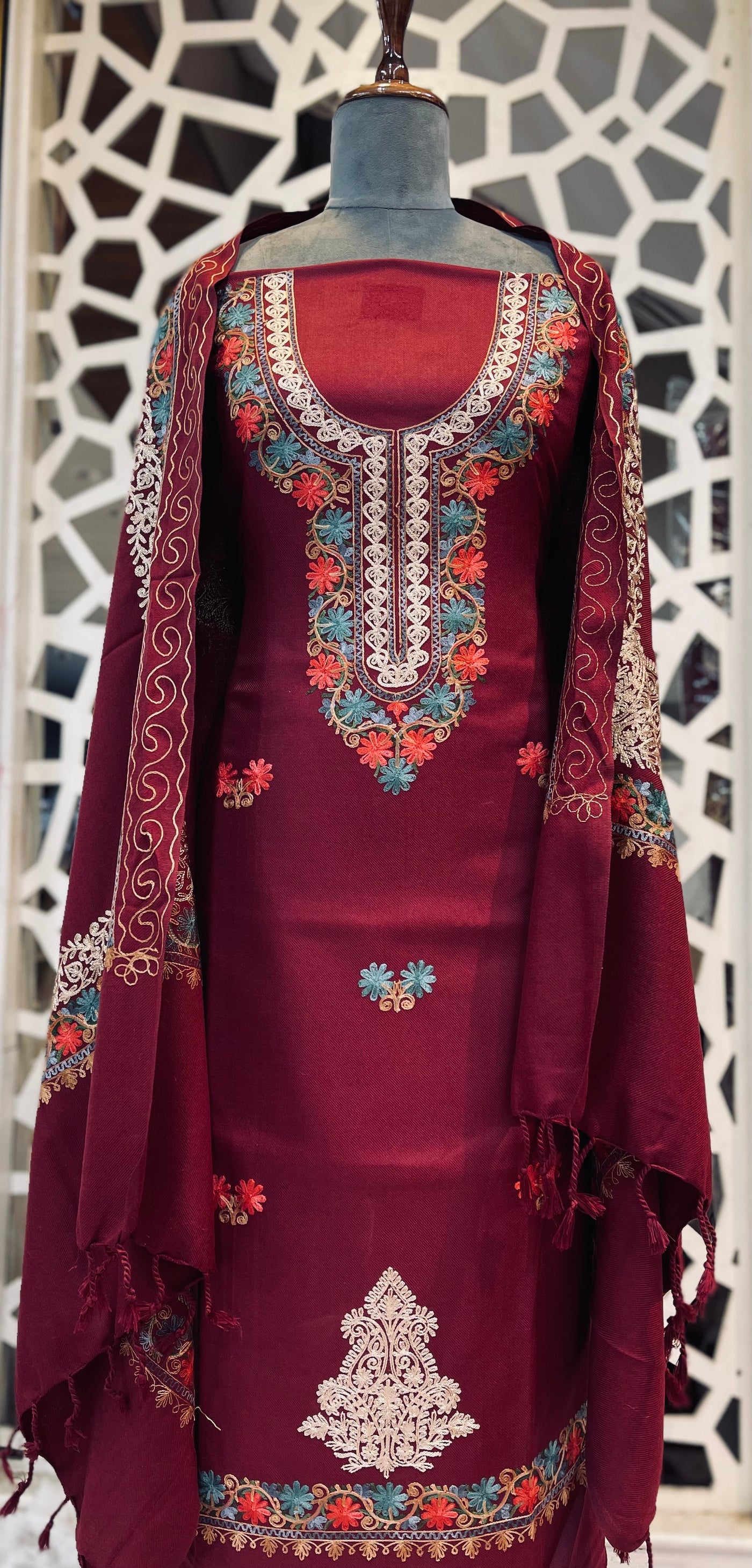 Kashmiri 🥶 winter pure suit (💯%handmade)