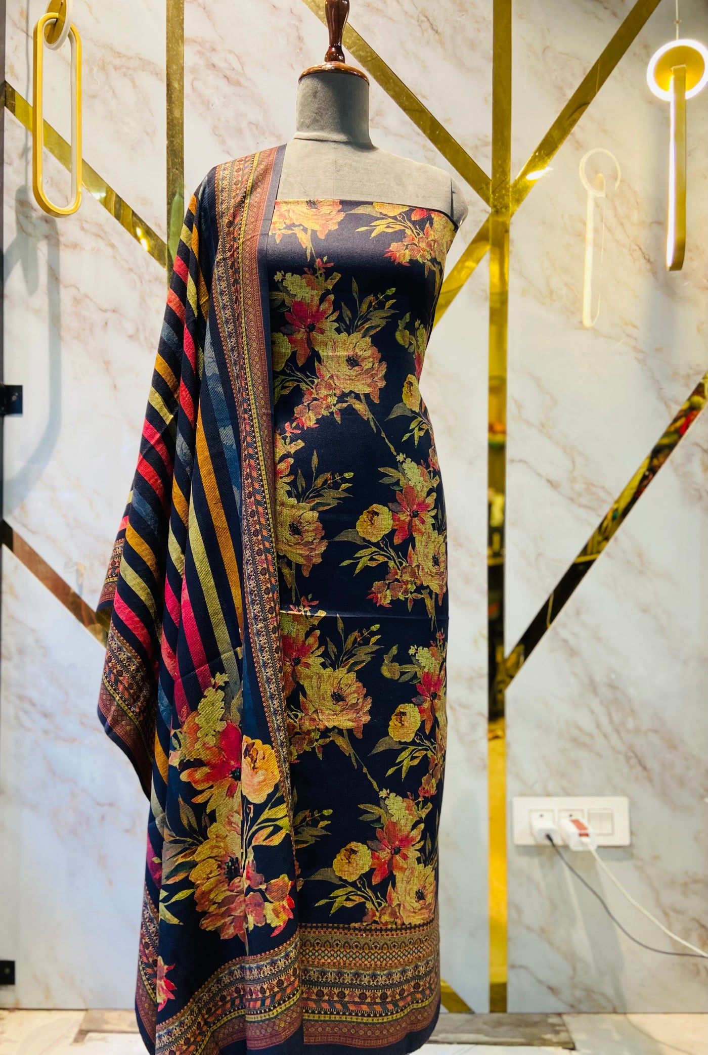 Premium Shimar Pashmina kani print Suit