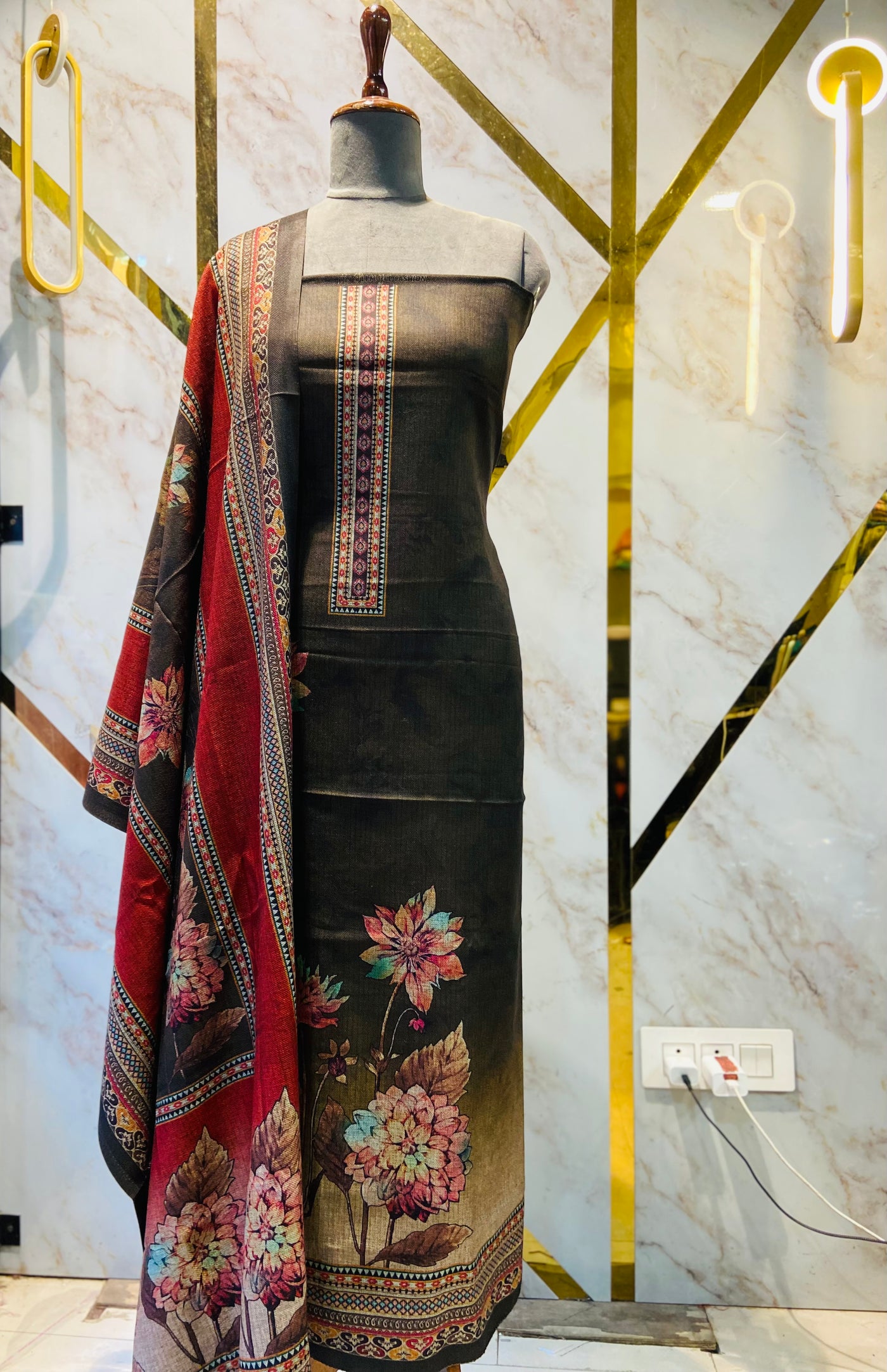 Premium Shimar Pashmina kani print Suit