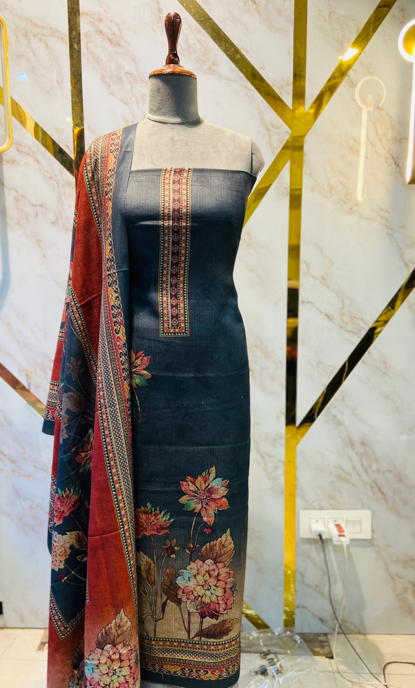 Premium Shimar Pashmina kani print Suit