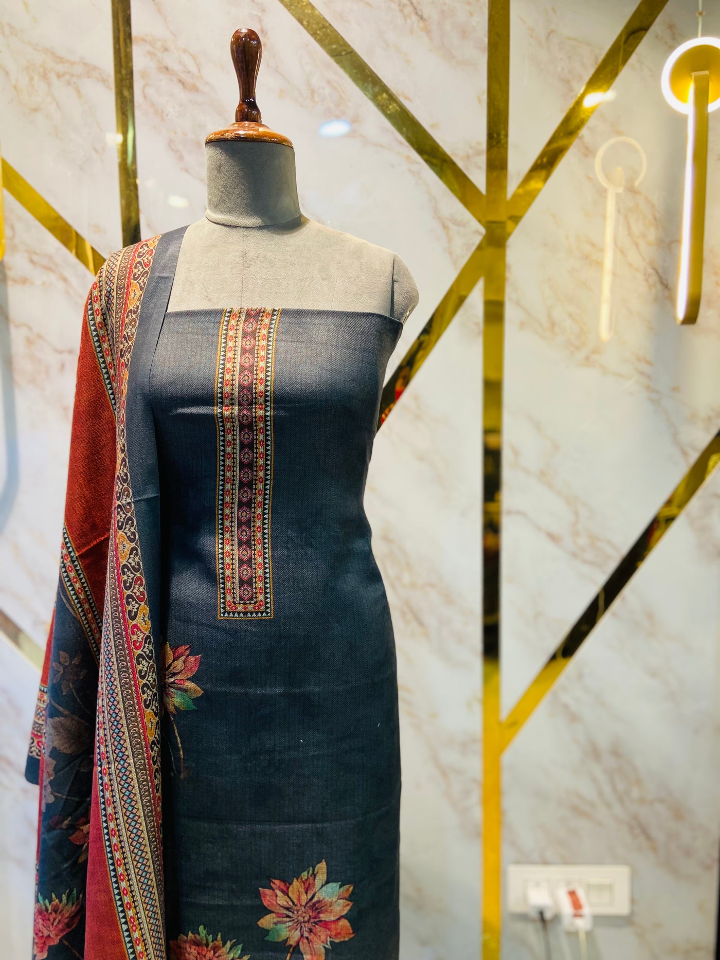 Premium Shimar Pashmina kani print Suit