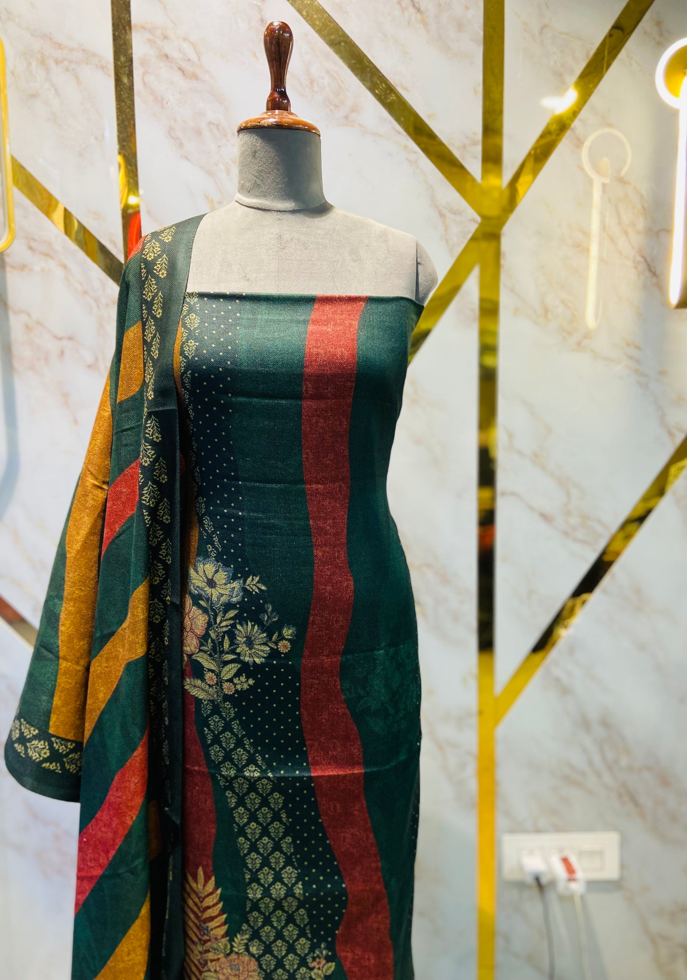 Premium Shimar Pashmina kani print Suit