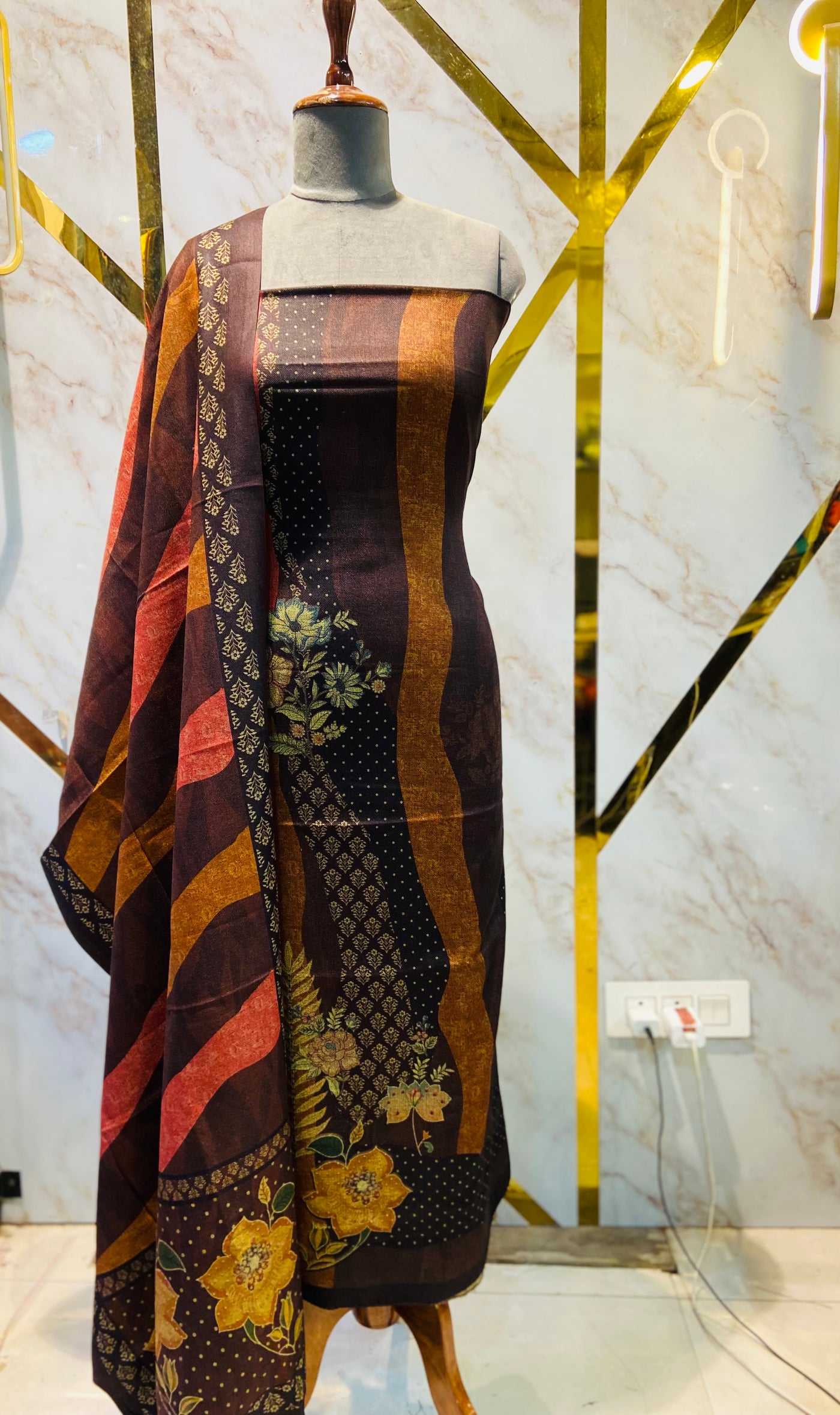 Premium Shimar Pashmina kani print Suit