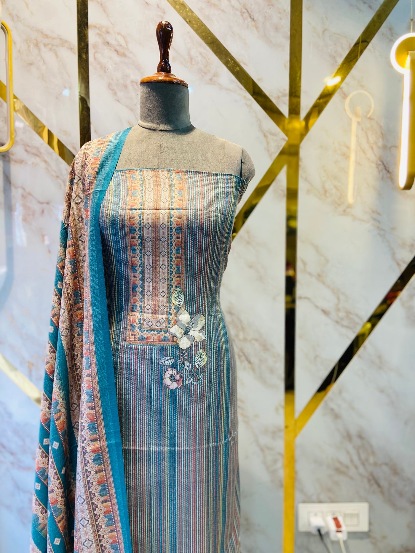 Premium Shimar Pashmina kani print Suit