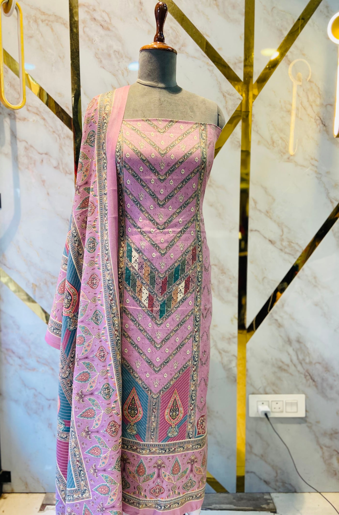 Premium Shimar Pashmina kani print Suit