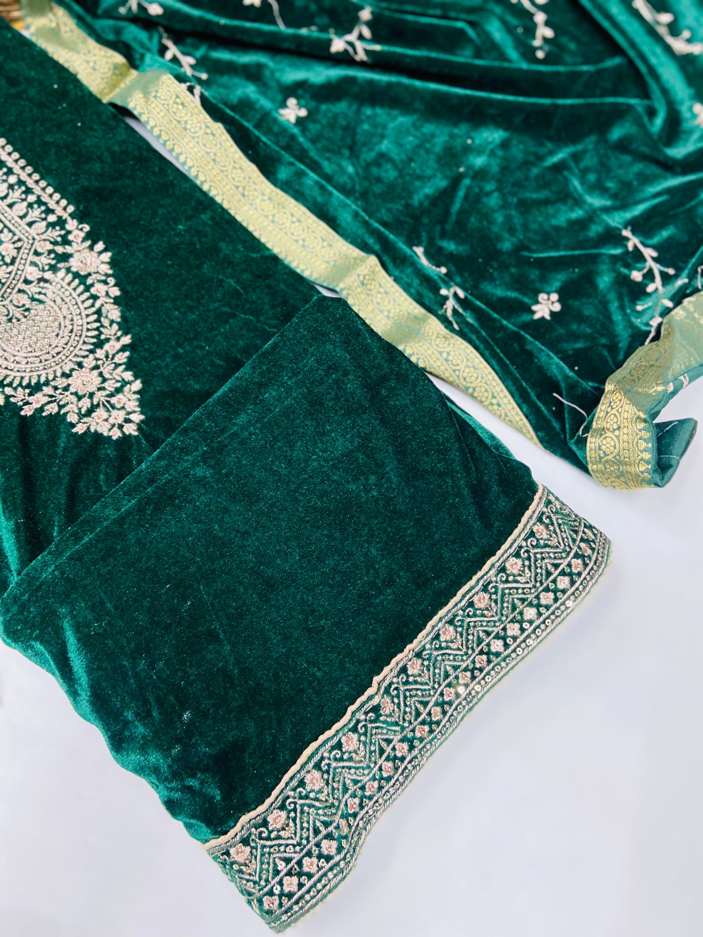 Premium  velvet  🥶 suit velvet bottom