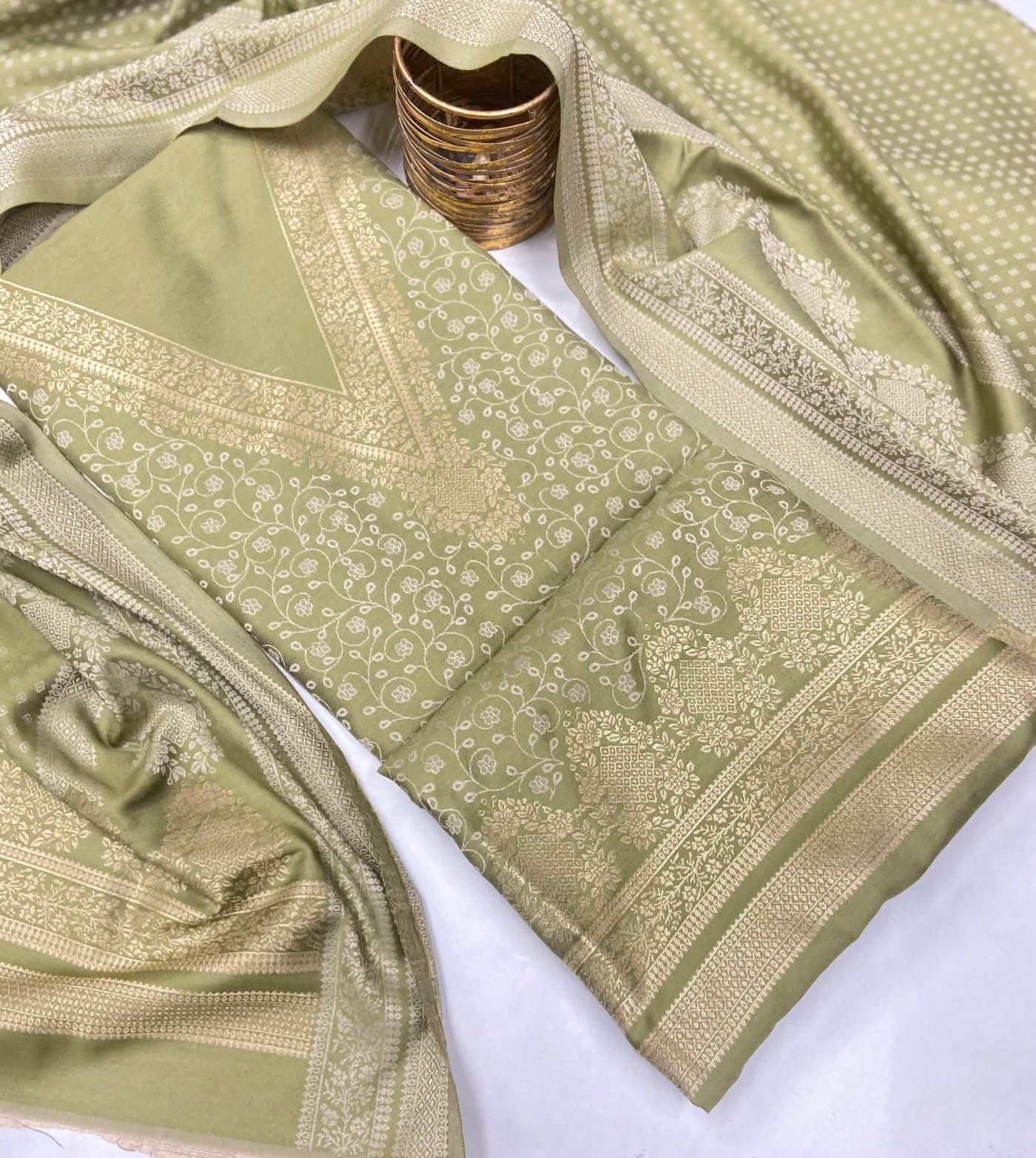 V neck Woollen party 🎉 suit 🥶