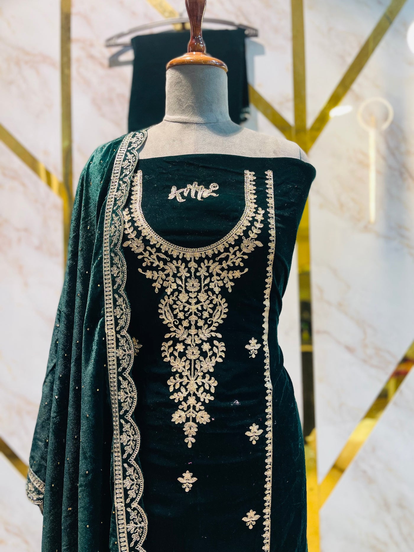 Premium  velvet  🥶 suit velvet bottom