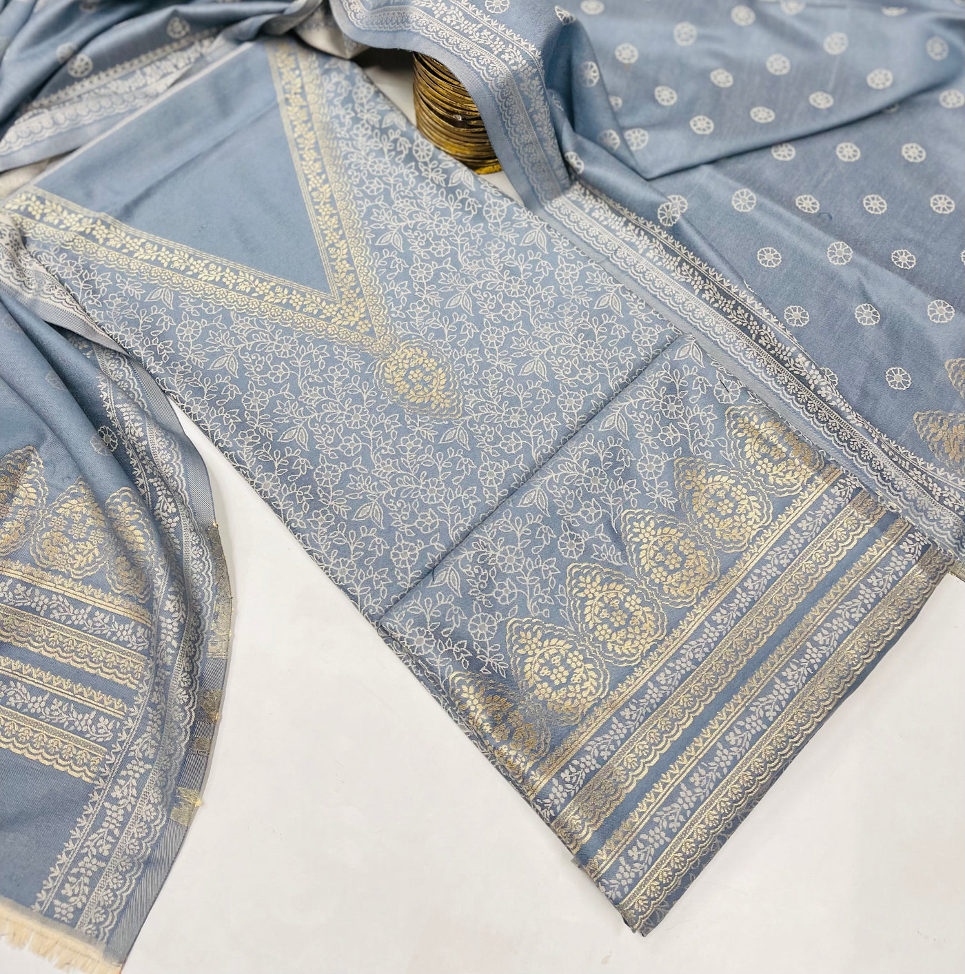 V neck Woollen party 🎉 suit 🥶