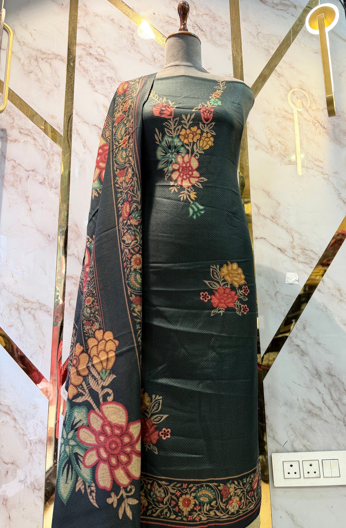 Premium kashmiri  Pashmina kani print Suit