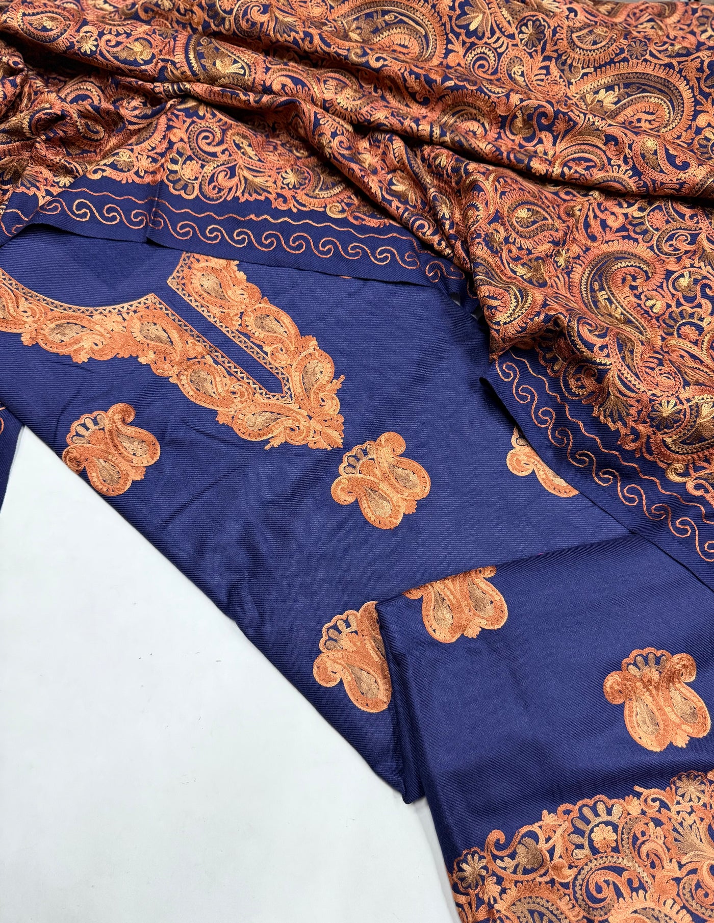 Kashmiri 🥶 winter pure suit (💯%handmade)