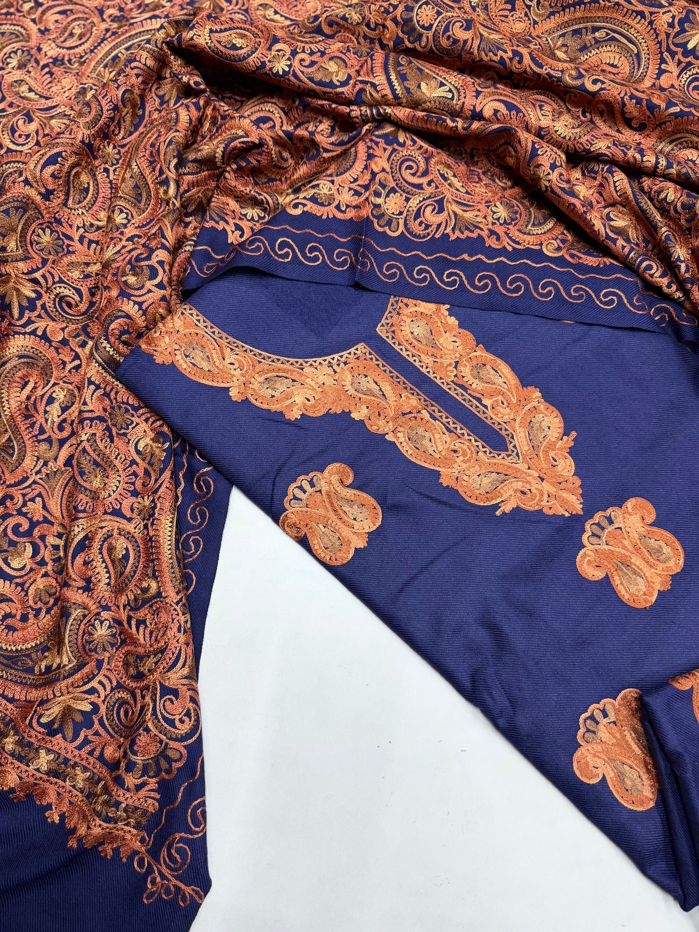 Kashmiri 🥶 winter pure suit (💯%handmade)