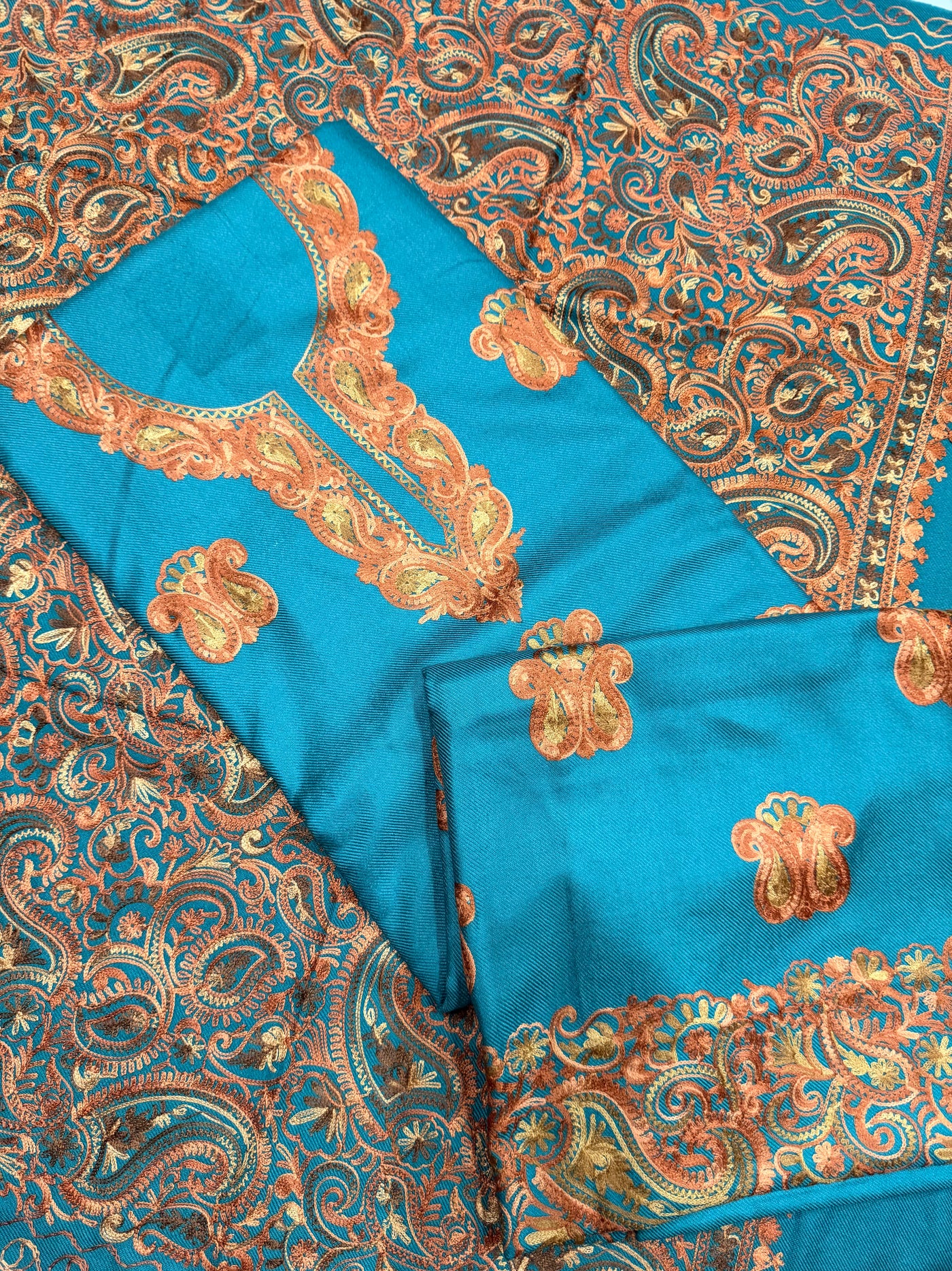 Kashmiri 🥶 winter pure suit (💯%handmade)