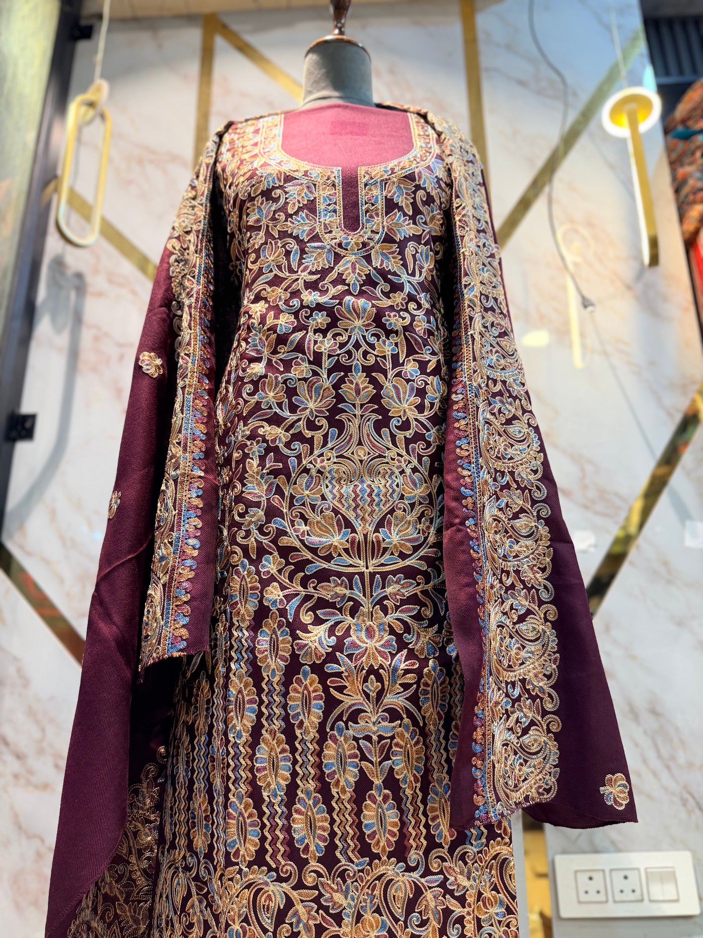 Kashmiri 🥶 winter pure suit (💯%handmade)