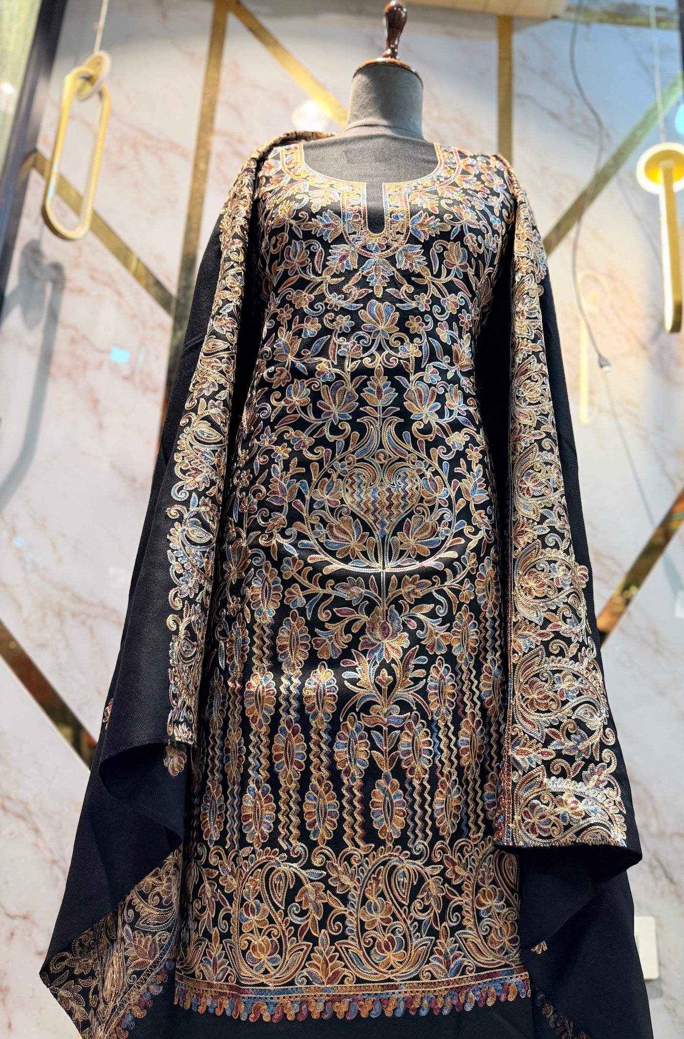 Kashmiri 🥶 winter pure suit (💯%handmade)