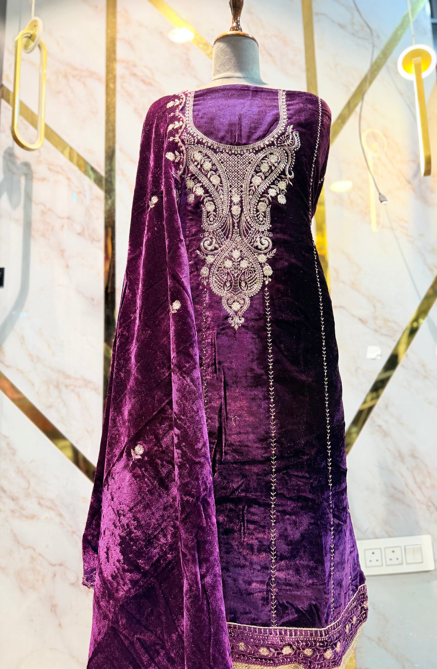 Premium  velvet  🥶 suit velvet bottom