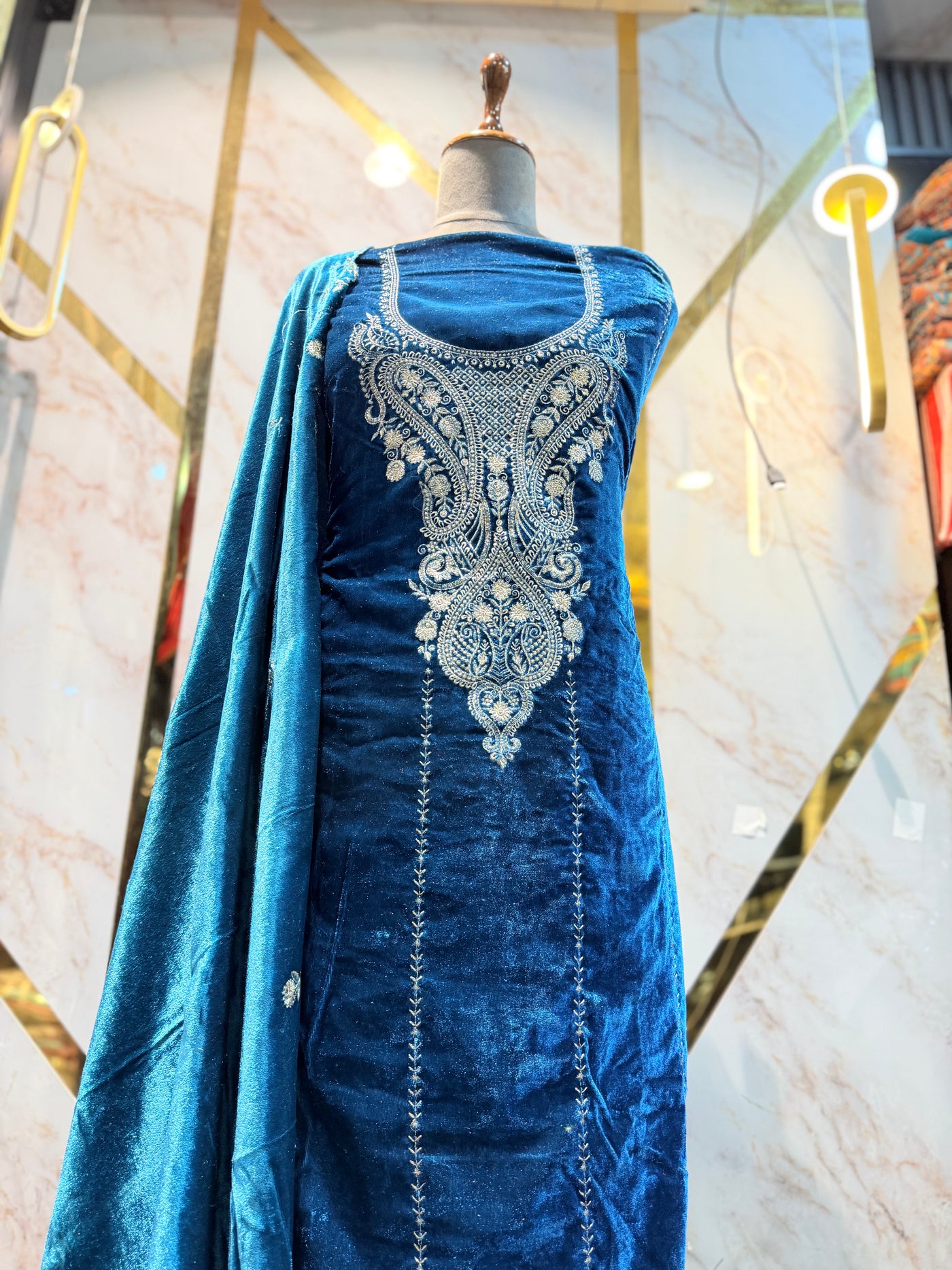 Premium  velvet  🥶 suit velvet bottom