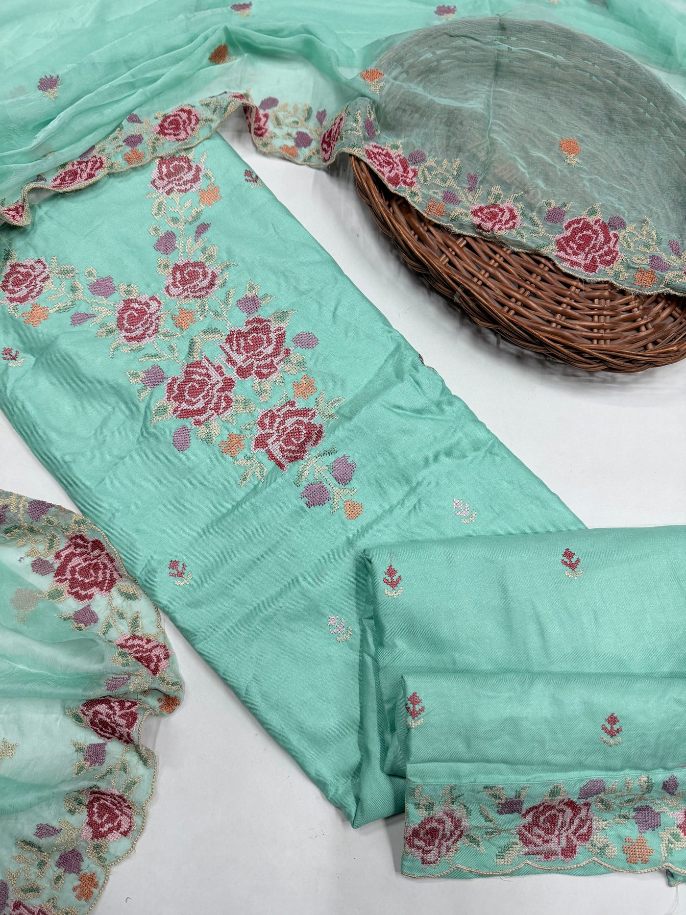 Kashmiri 🥶 winter pure suit (💯%handmade) 2025