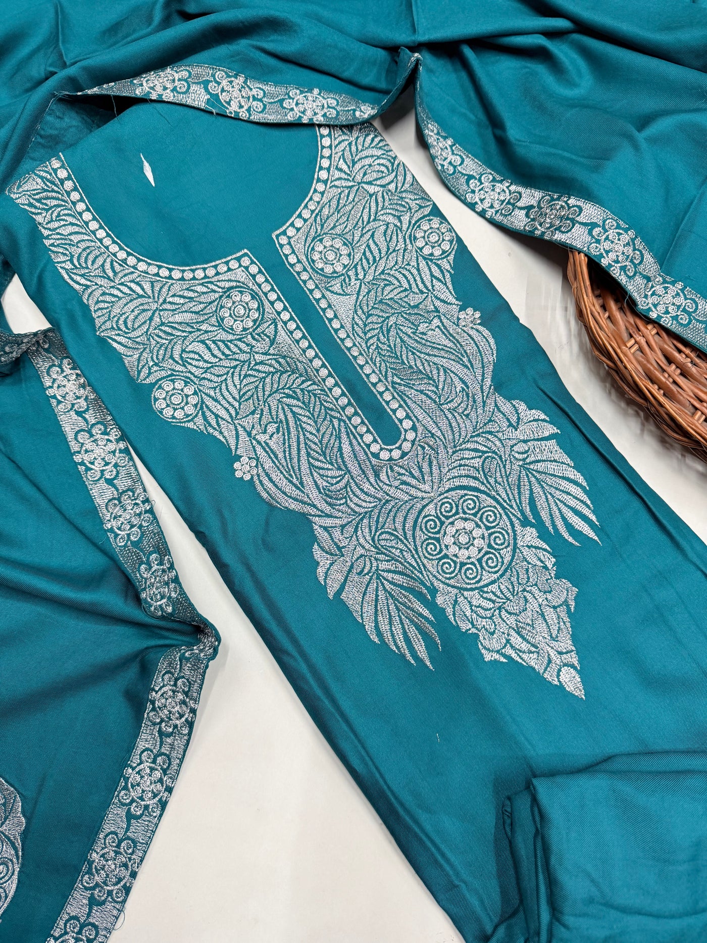 Kashmiri 🥶 winter pure suit (💯%handmade) 2025