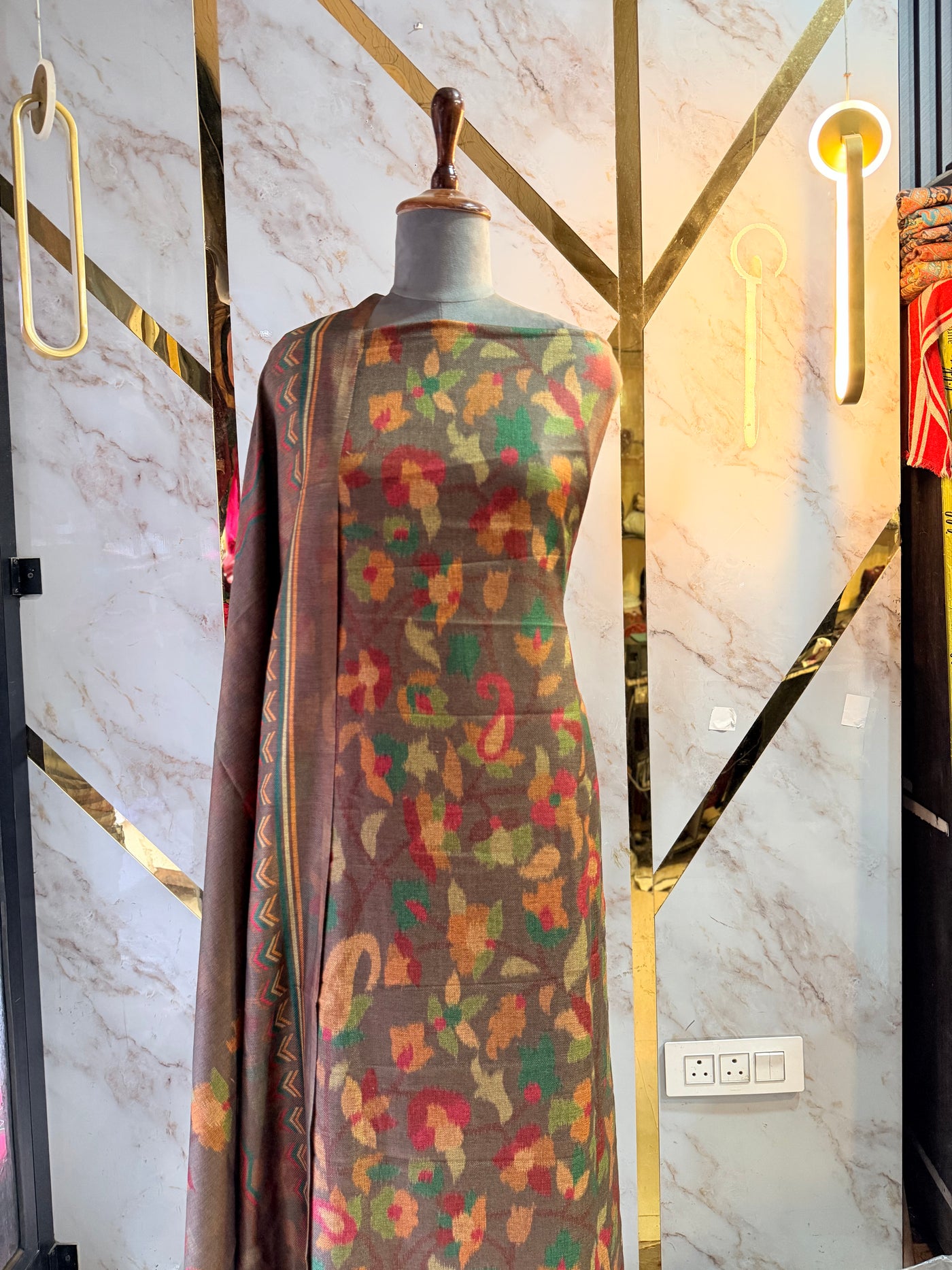 Premium Shimar Pashmina kani print Suit