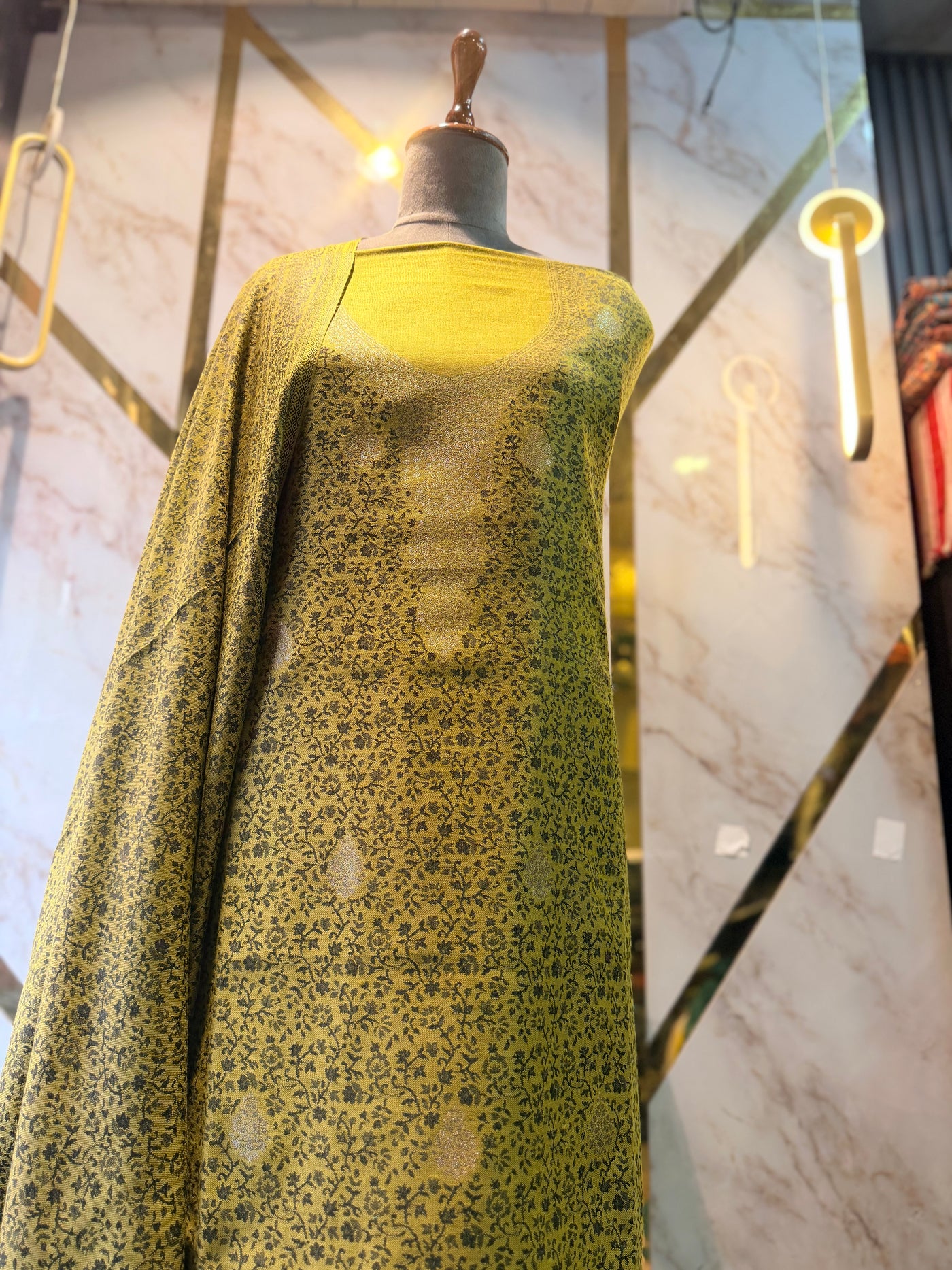 Premium Gold woollen party 🎉 suit