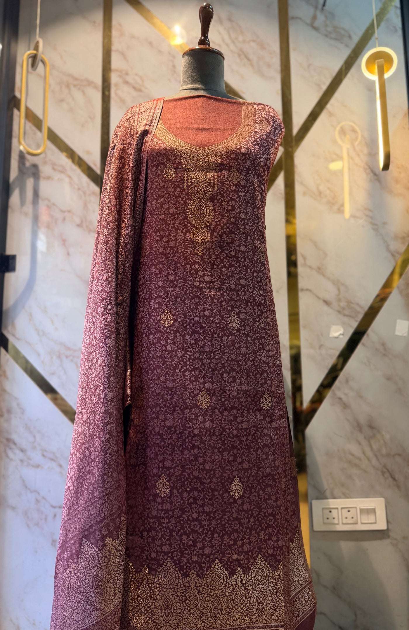 Premium Gold woollen party 🎉 suit