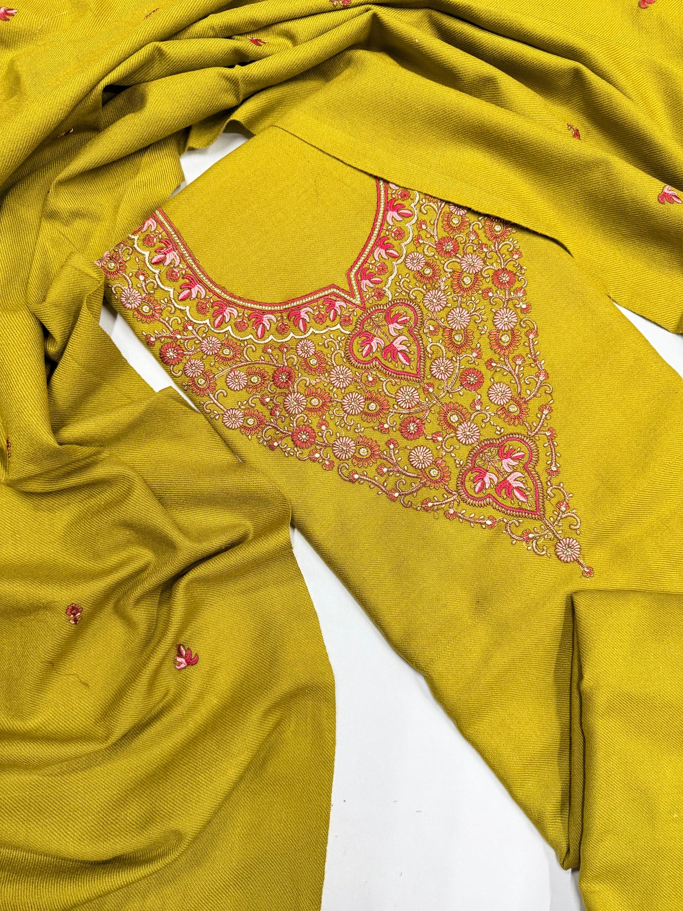 Kashmiri 🥶 winter pure suit (💯%handmade) 2025