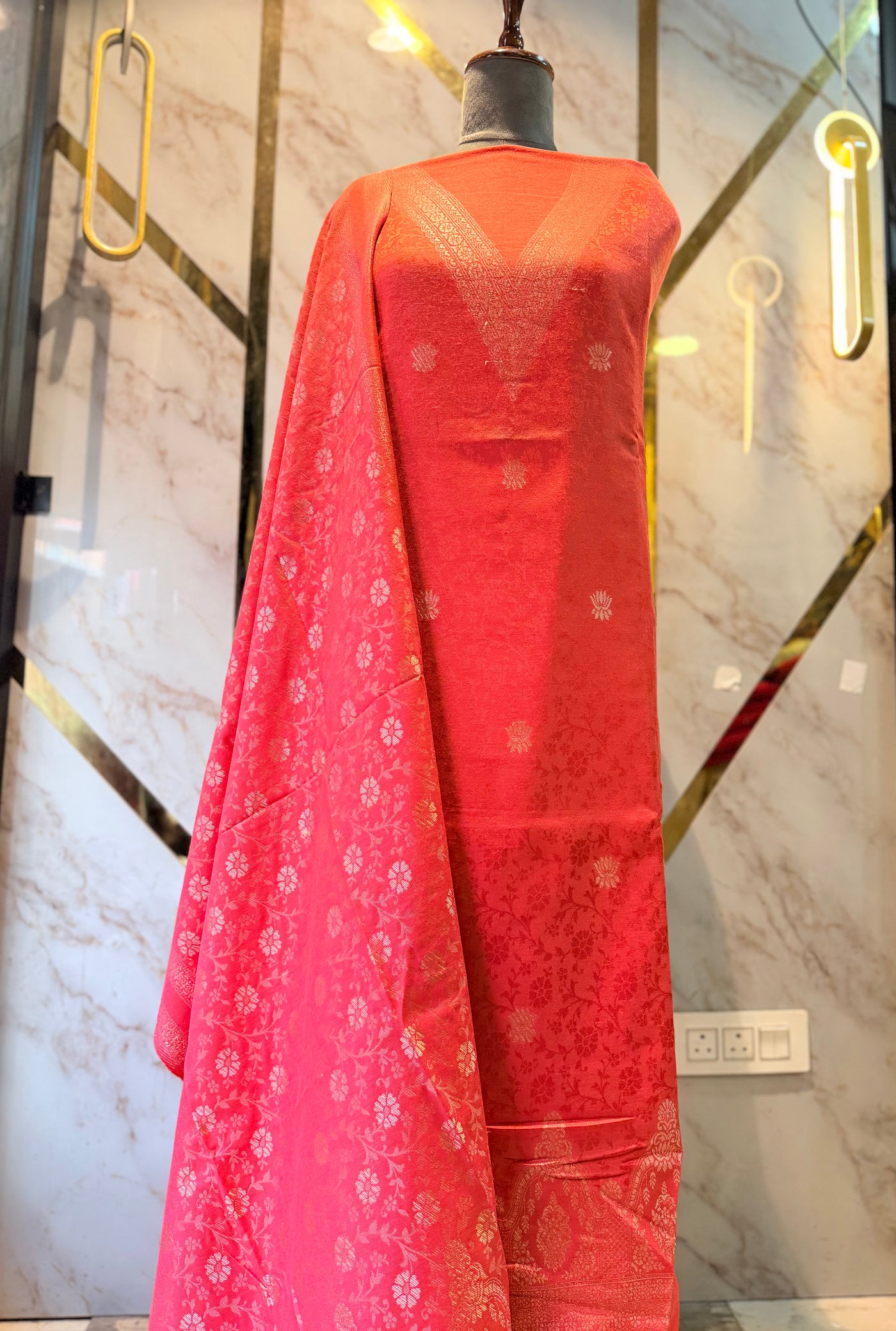 V neck Woollen party 🎉 suit 🥶