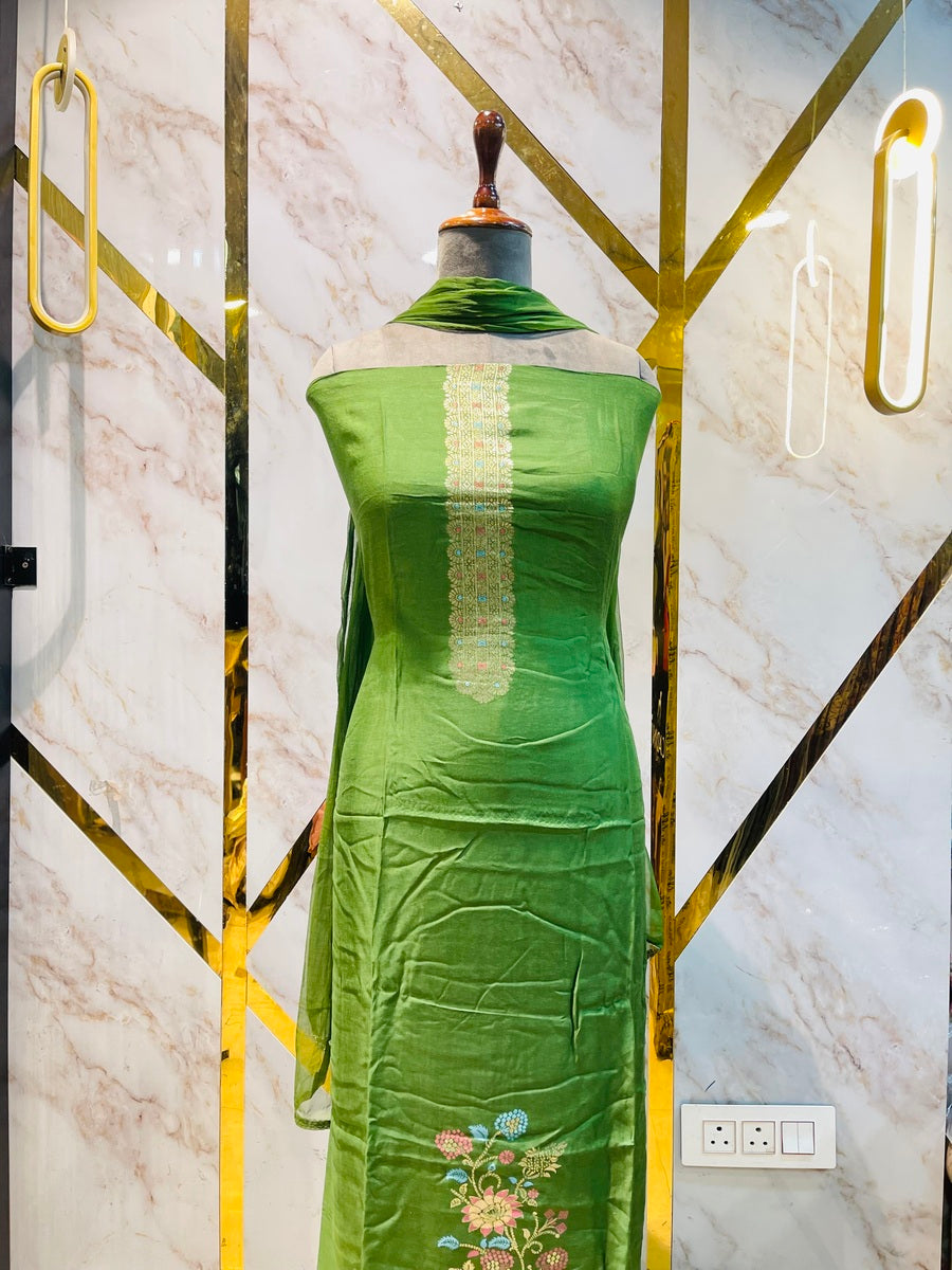 premium karigiri Dola Silk Suit