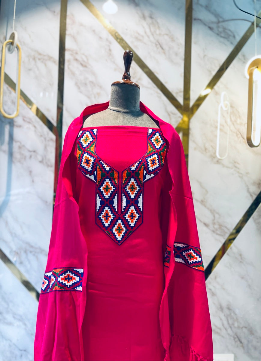 Pure winter 🥶 kinnauri (hand made ) suit( 2 side work )